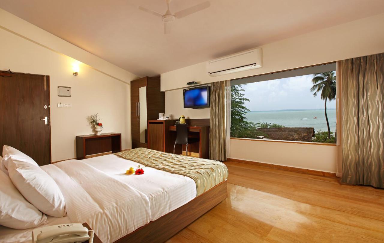 Hotel The Hawaii Comforts Panaji Esterno foto