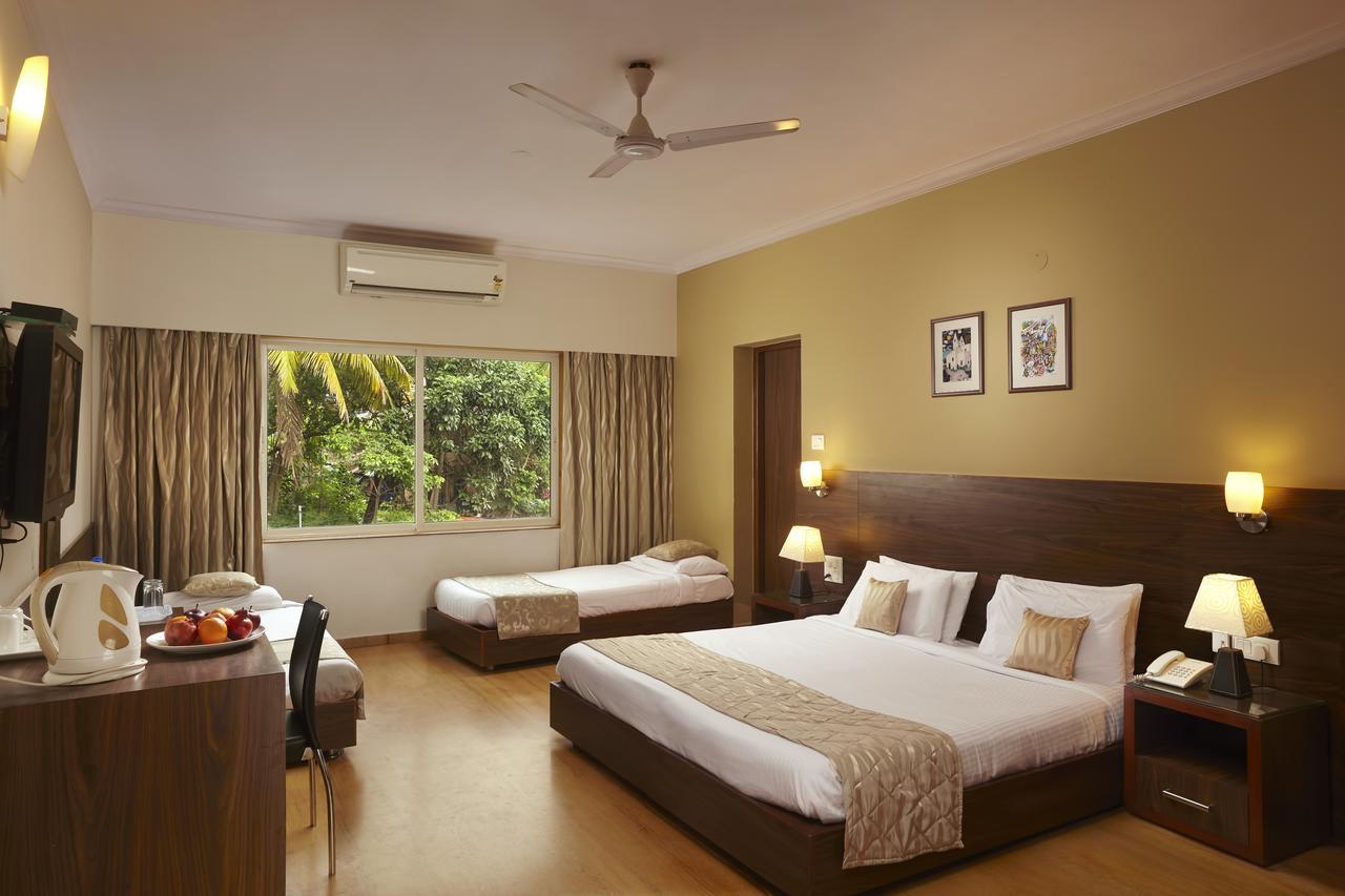 Hotel The Hawaii Comforts Panaji Esterno foto